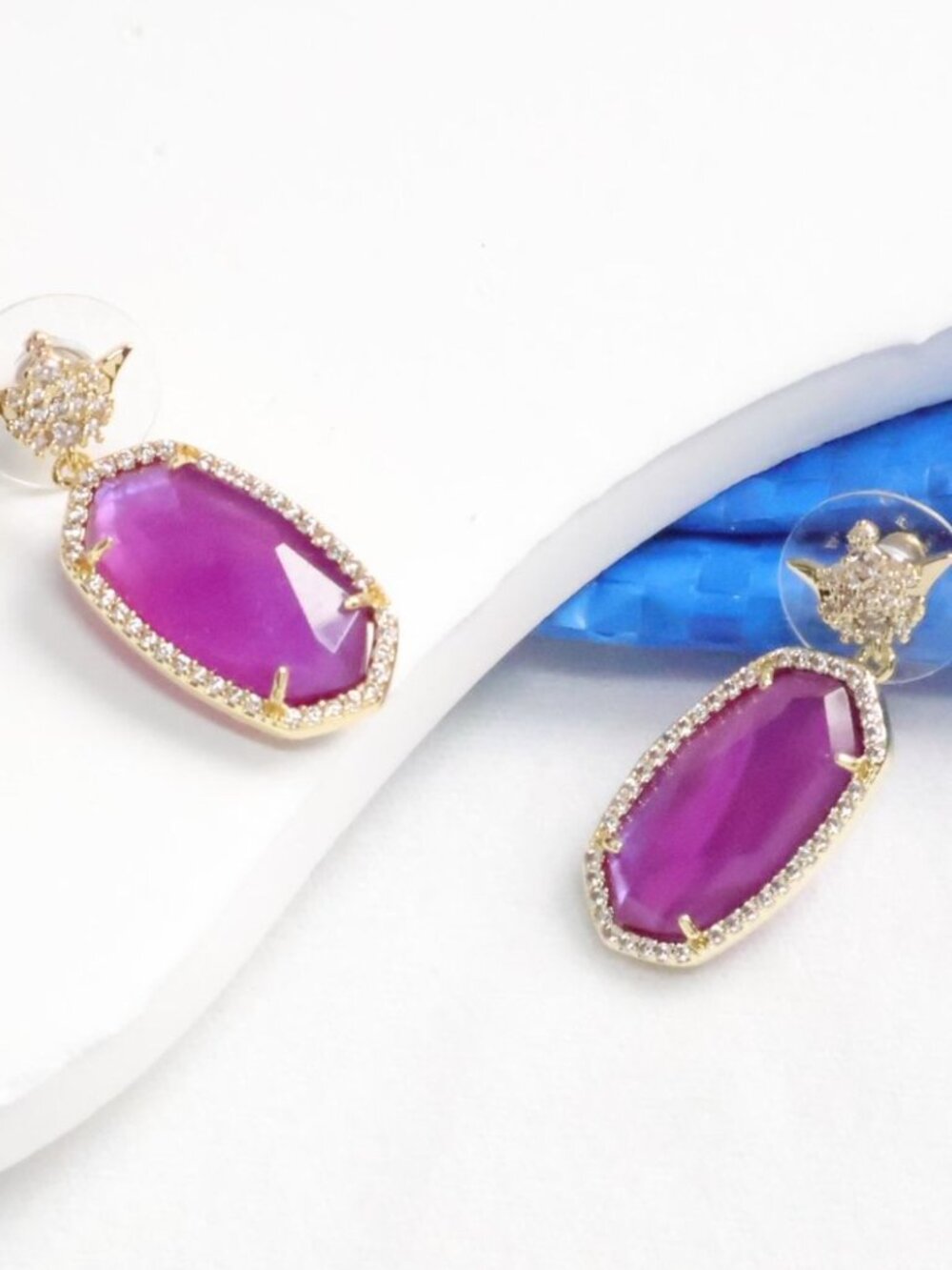Kendra Scott Disney Dana Mauve Mother--Pearl Earrings NEW Perfect condition - Picture 2 of 2